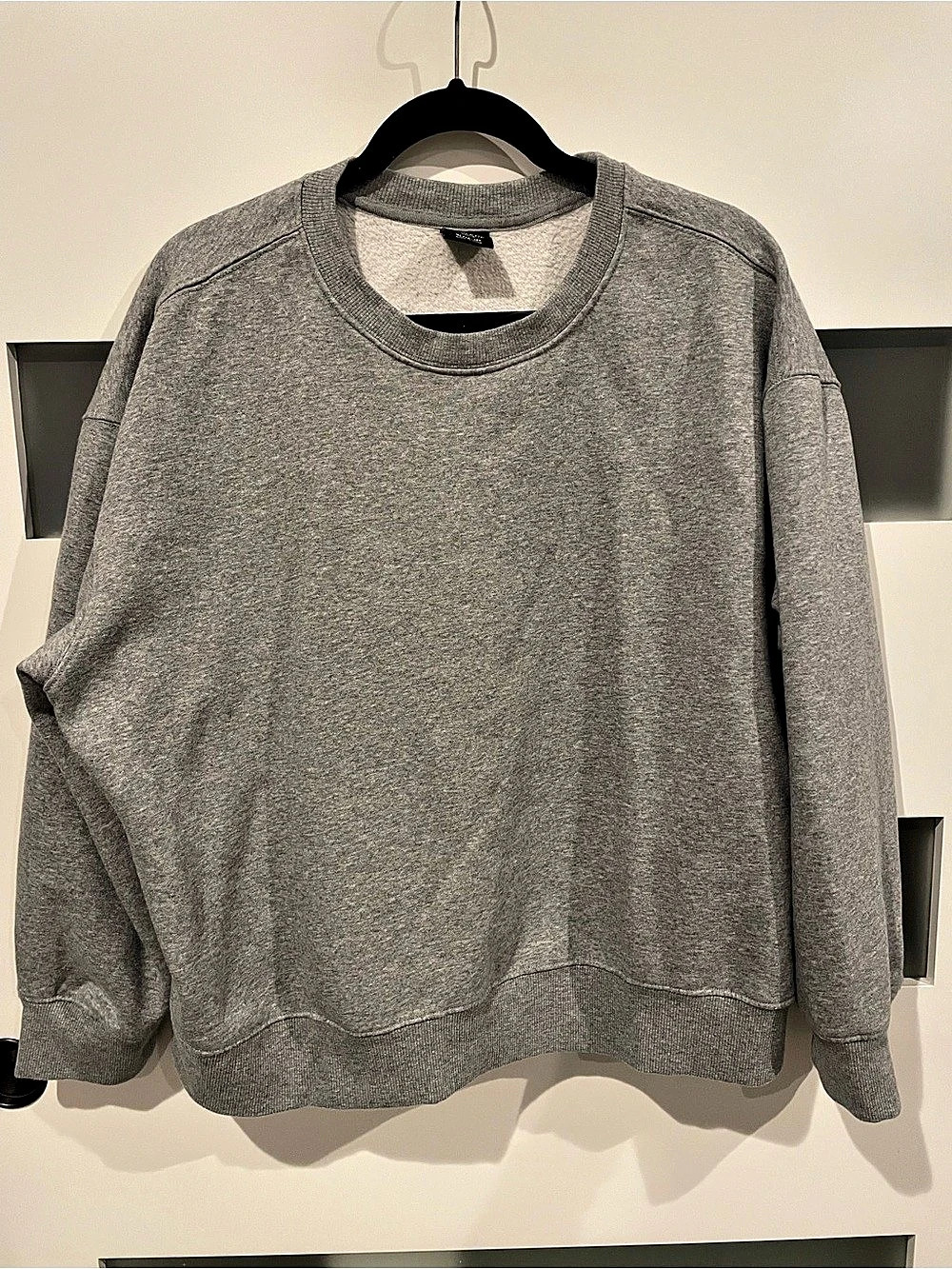 Athletic Works Gray Crewneck Sweatshirt Size XL (16-18)